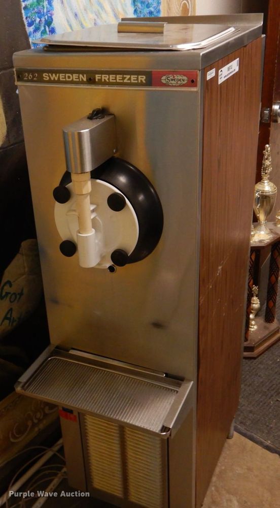 image for item IM9743 Sweden 262  ice cream machine