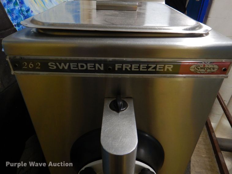 image for item IM9743 Sweden 262  ice cream machine