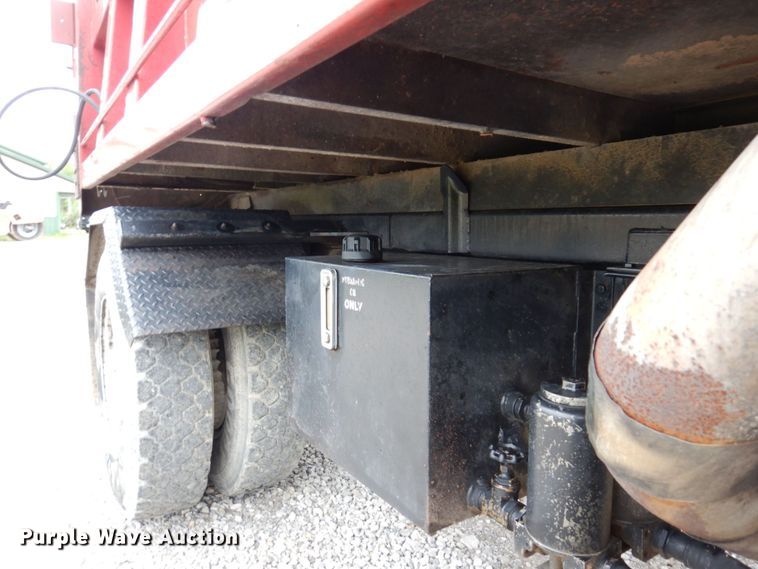 image for item IM9980 1989 International S1954  dump truck