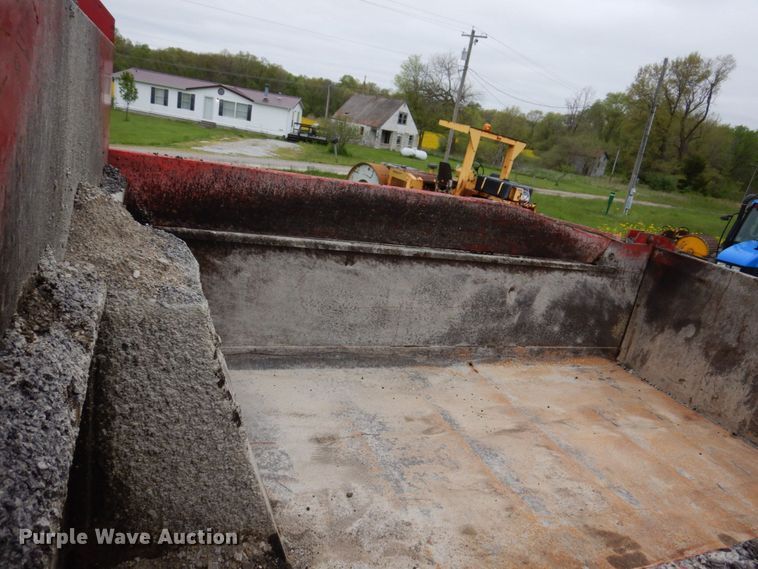 image for item IM9980 1989 International S1954  dump truck