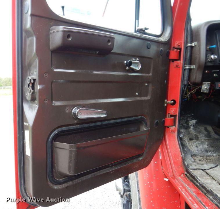 image for item IM9980 1989 International S1954  dump truck