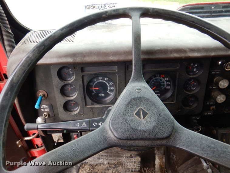 image for item IM9980 1989 International S1954  dump truck