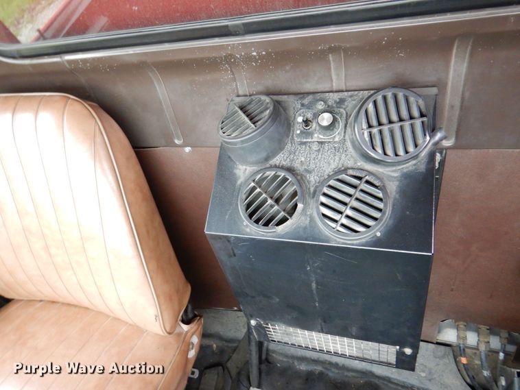 image for item IM9980 1989 International S1954  dump truck