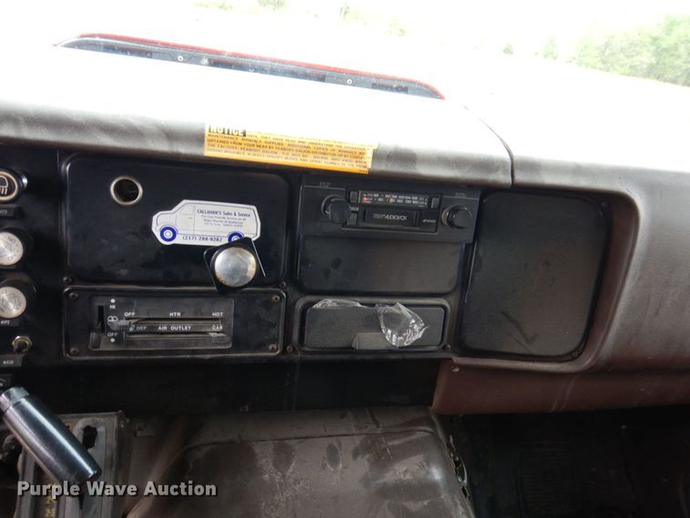 image for item IM9980 1989 International S1954  dump truck