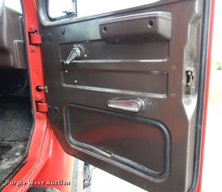 image for item IM9980 1989 International S1954  dump truck