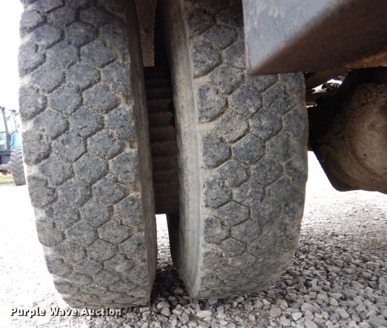 image for item IM9980 1989 International S1954  dump truck