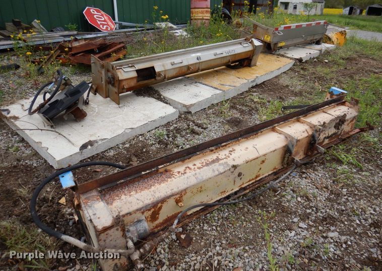 image for item IM9982 (3) end gate spreaders