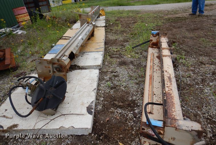 image for item IM9982 (3) end gate spreaders