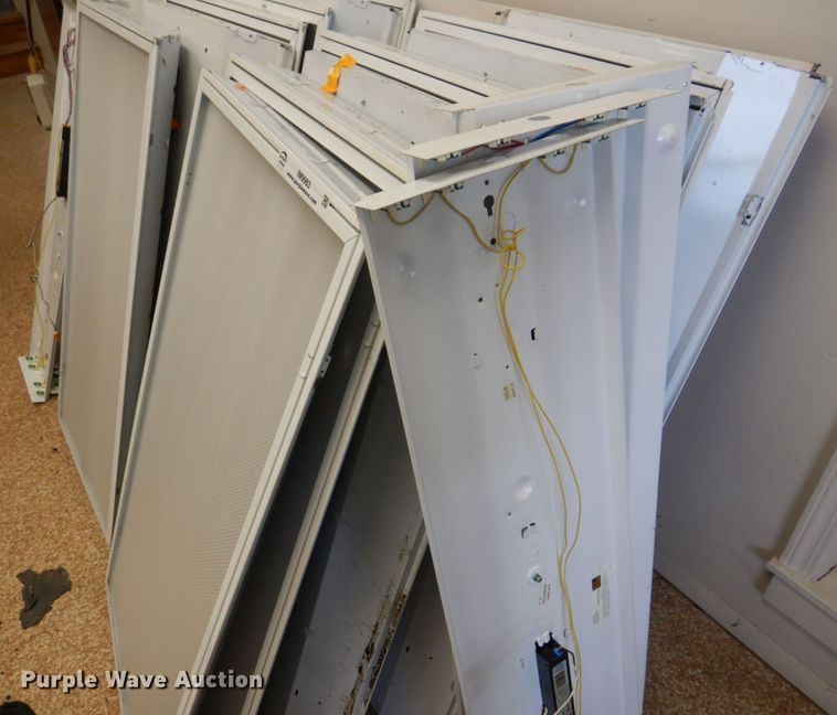 image for item IM9983 (20) light fixtures