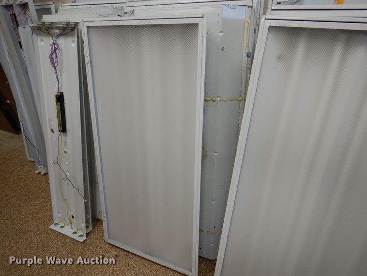 image for item IM9983 (20) light fixtures