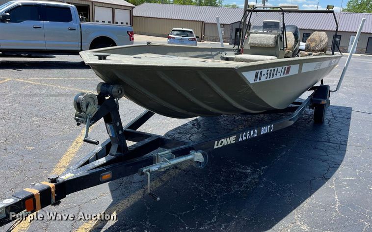 image for item JC9862 2008 Roughneck R2070VTC  boat