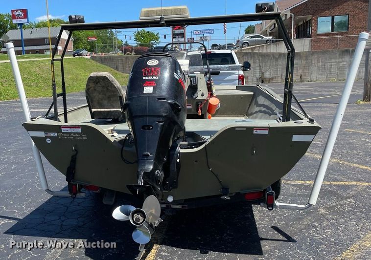 image for item JC9862 2008 Roughneck R2070VTC  boat