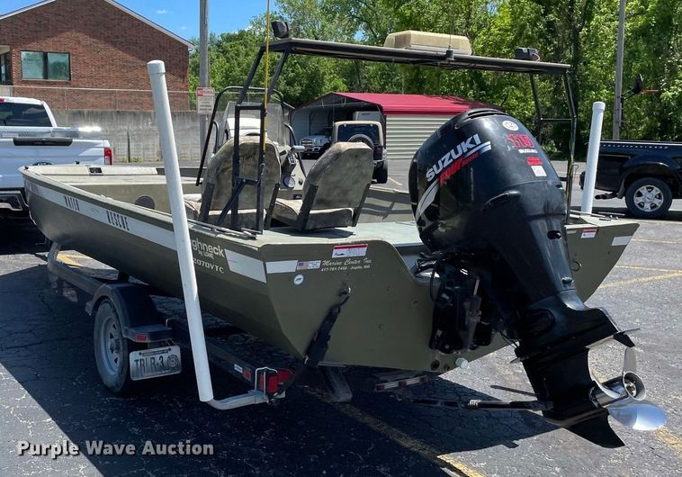 image for item JC9862 2008 Roughneck R2070VTC  boat