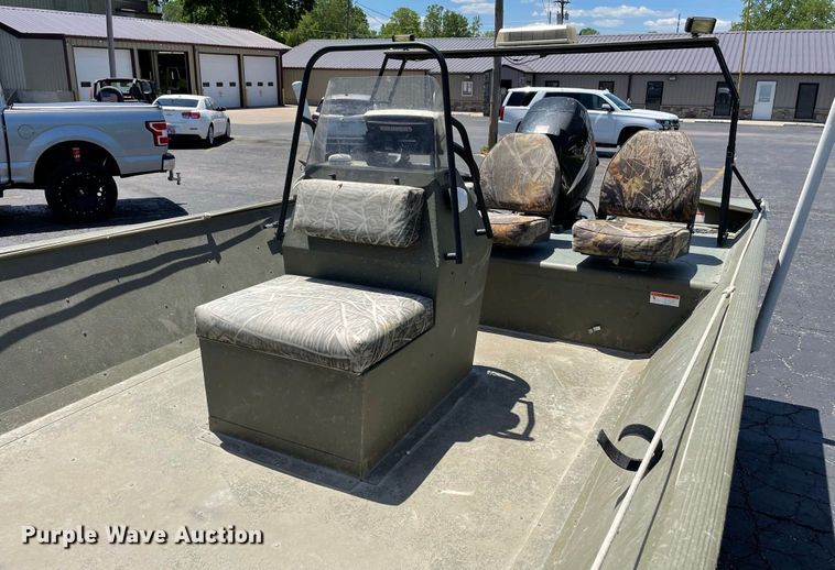 image for item JC9862 2008 Roughneck R2070VTC  boat