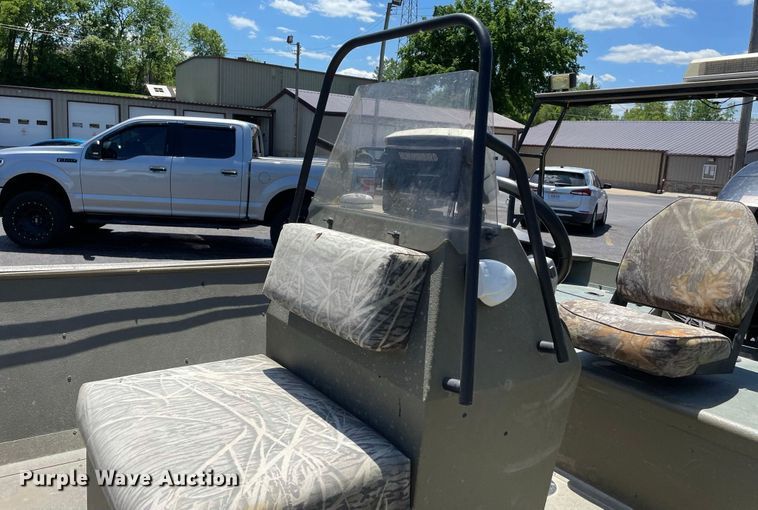 image for item JC9862 2008 Roughneck R2070VTC  boat