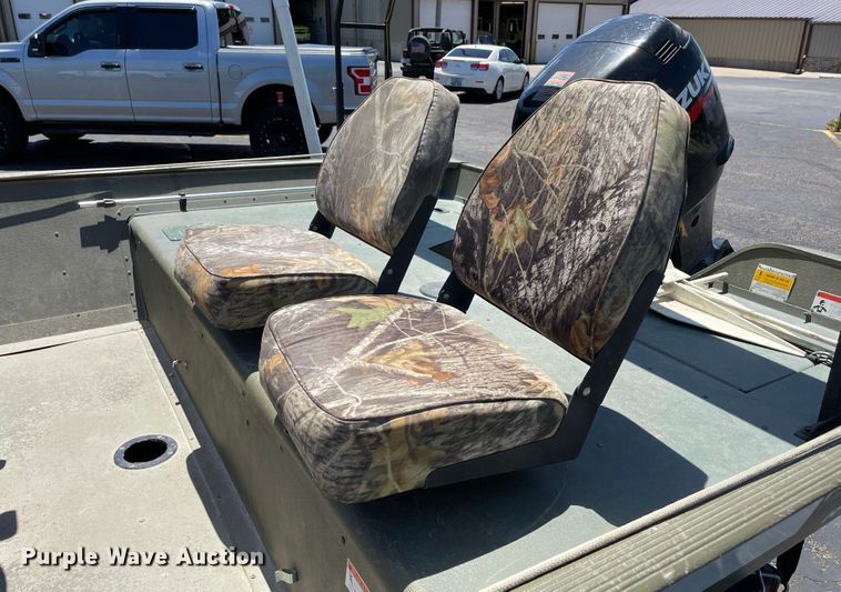 image for item JC9862 2008 Roughneck R2070VTC  boat