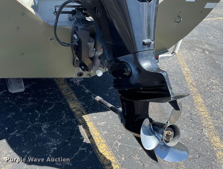 image for item JC9862 2008 Roughneck R2070VTC  boat