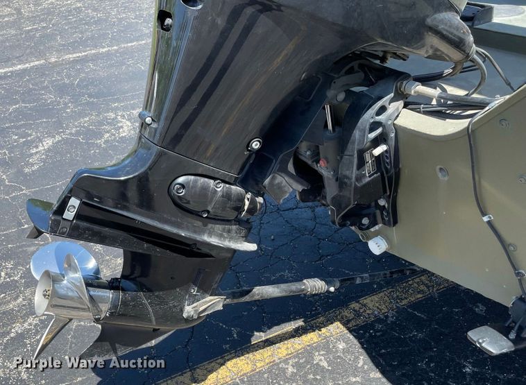 image for item JC9862 2008 Roughneck R2070VTC  boat