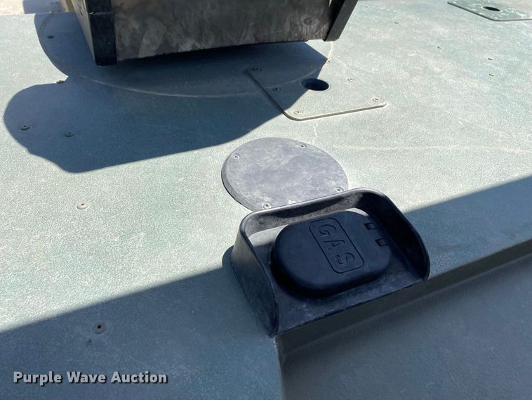 image for item JC9862 2008 Roughneck R2070VTC  boat