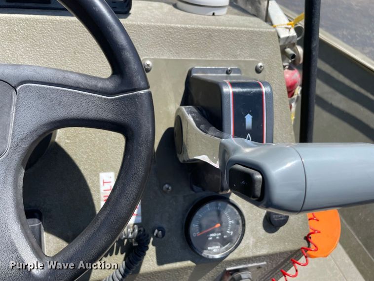 image for item JC9862 2008 Roughneck R2070VTC  boat