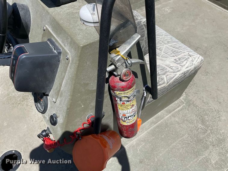 image for item JC9862 2008 Roughneck R2070VTC  boat