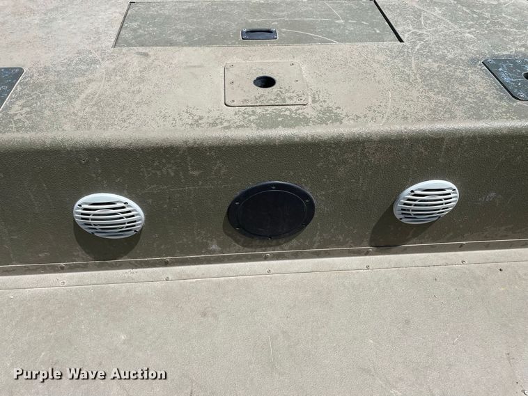 image for item JC9862 2008 Roughneck R2070VTC  boat