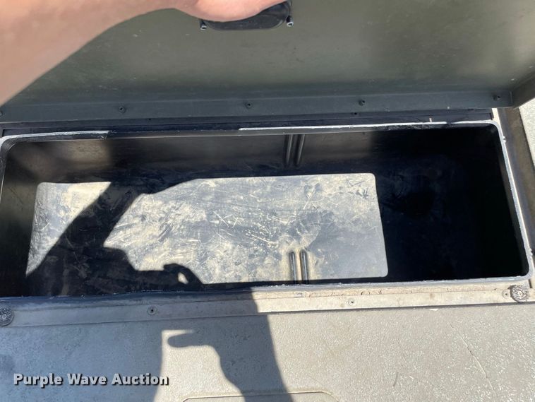 image for item JC9862 2008 Roughneck R2070VTC  boat