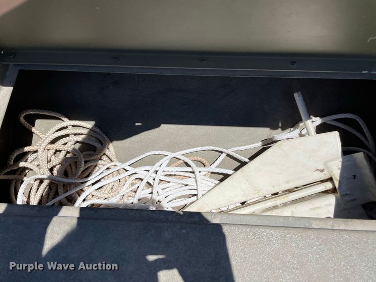 image for item JC9862 2008 Roughneck R2070VTC  boat