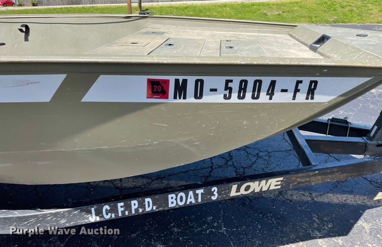 image for item JC9862 2008 Roughneck R2070VTC  boat