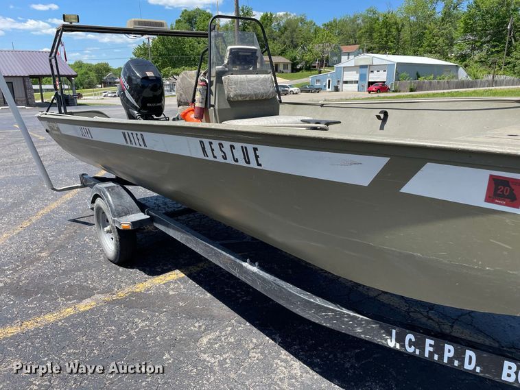 image for item JC9862 2008 Roughneck R2070VTC  boat