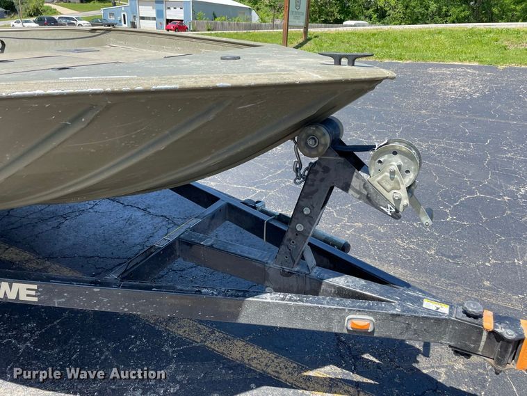 image for item JC9862 2008 Roughneck R2070VTC  boat