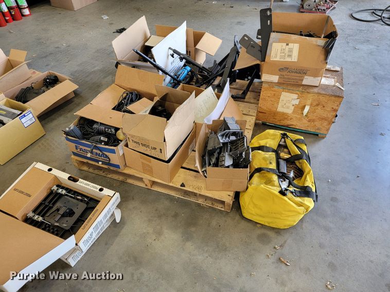 image for item JL9481 Law enforcement equipment