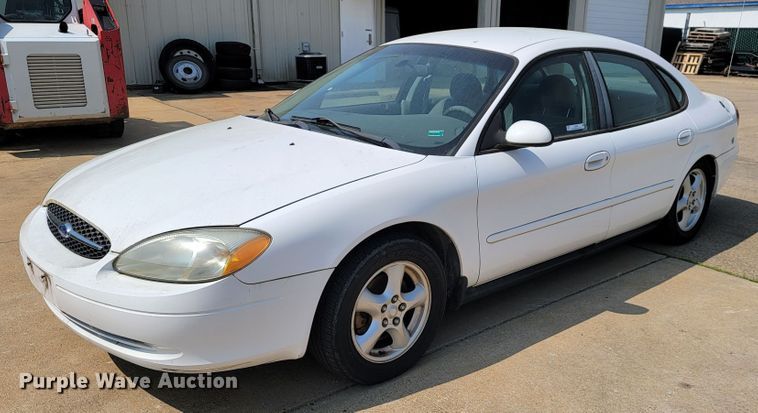 image for item JL9482 2002 Ford Taurus