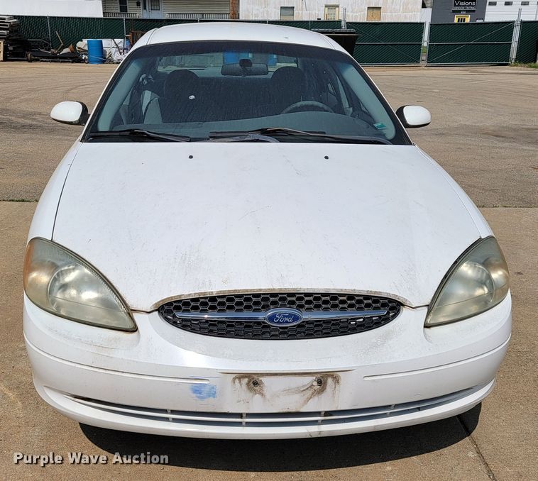 image for item JL9482 2002 Ford Taurus