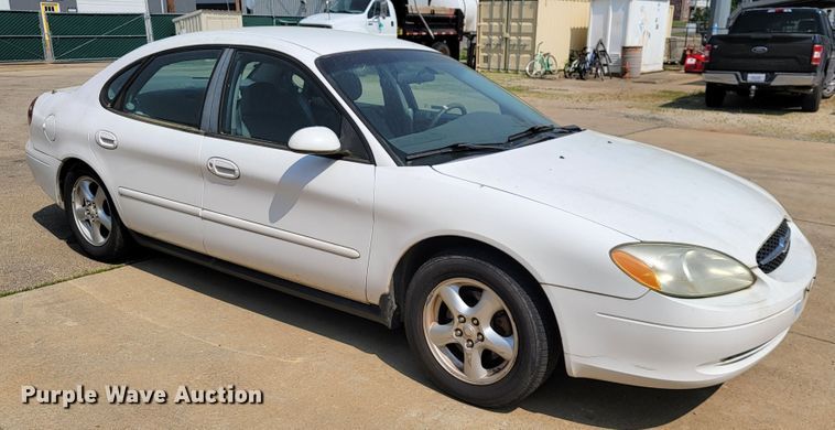 image for item JL9482 2002 Ford Taurus