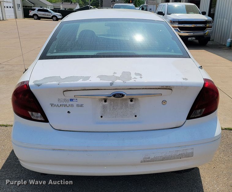 image for item JL9482 2002 Ford Taurus