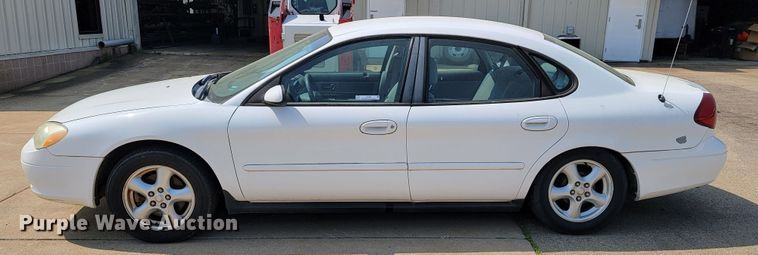 image for item JL9482 2002 Ford Taurus