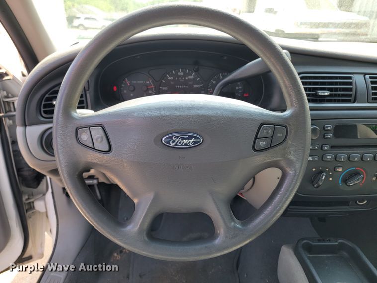 image for item JL9482 2002 Ford Taurus