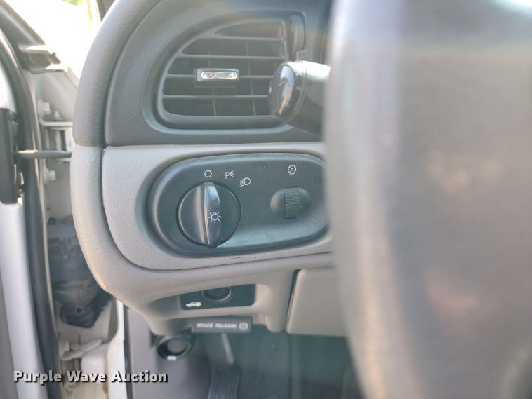 image for item JL9482 2002 Ford Taurus