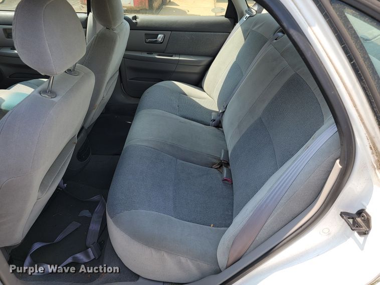 image for item JL9482 2002 Ford Taurus