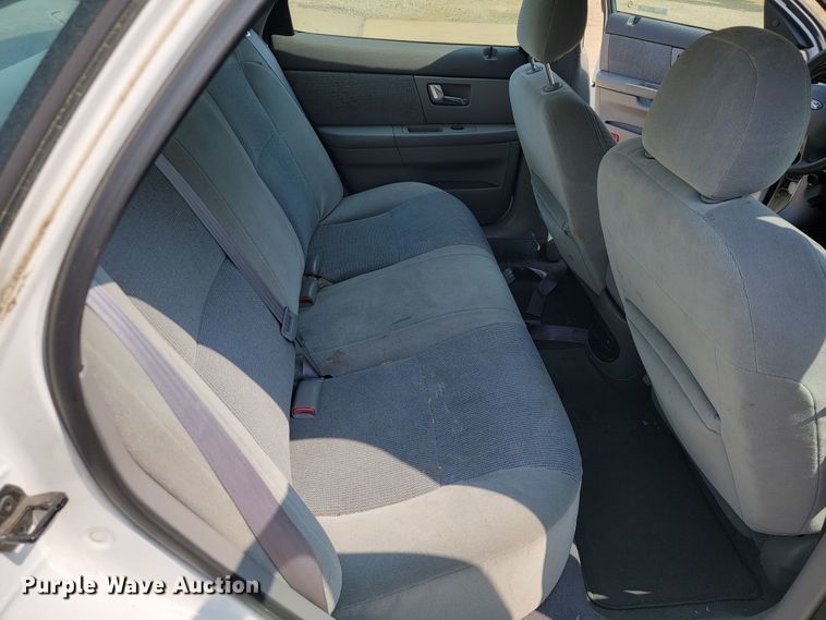 image for item JL9482 2002 Ford Taurus