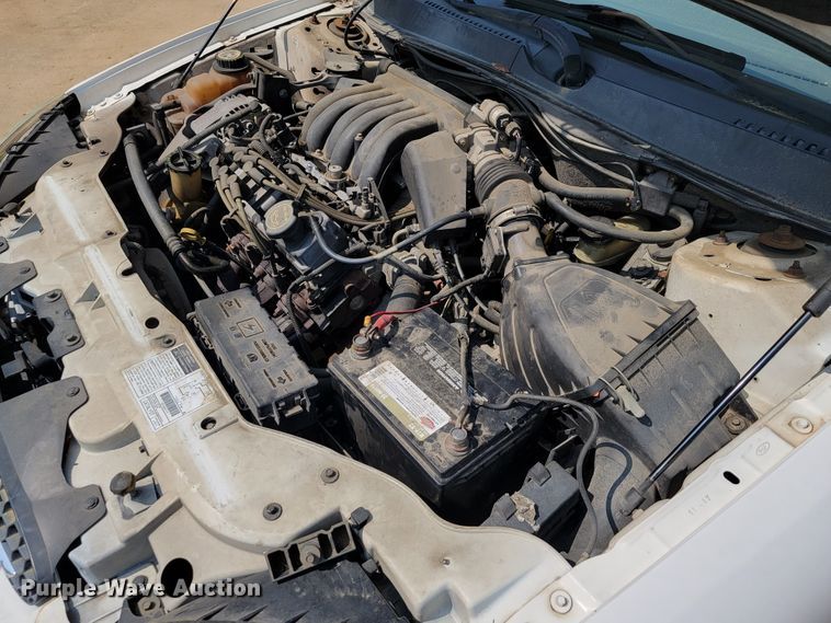 image for item JL9482 2002 Ford Taurus