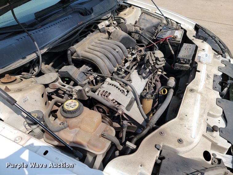 image for item JL9482 2002 Ford Taurus