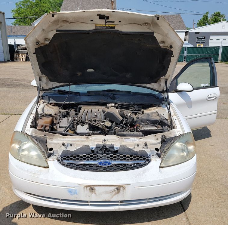 image for item JL9482 2002 Ford Taurus