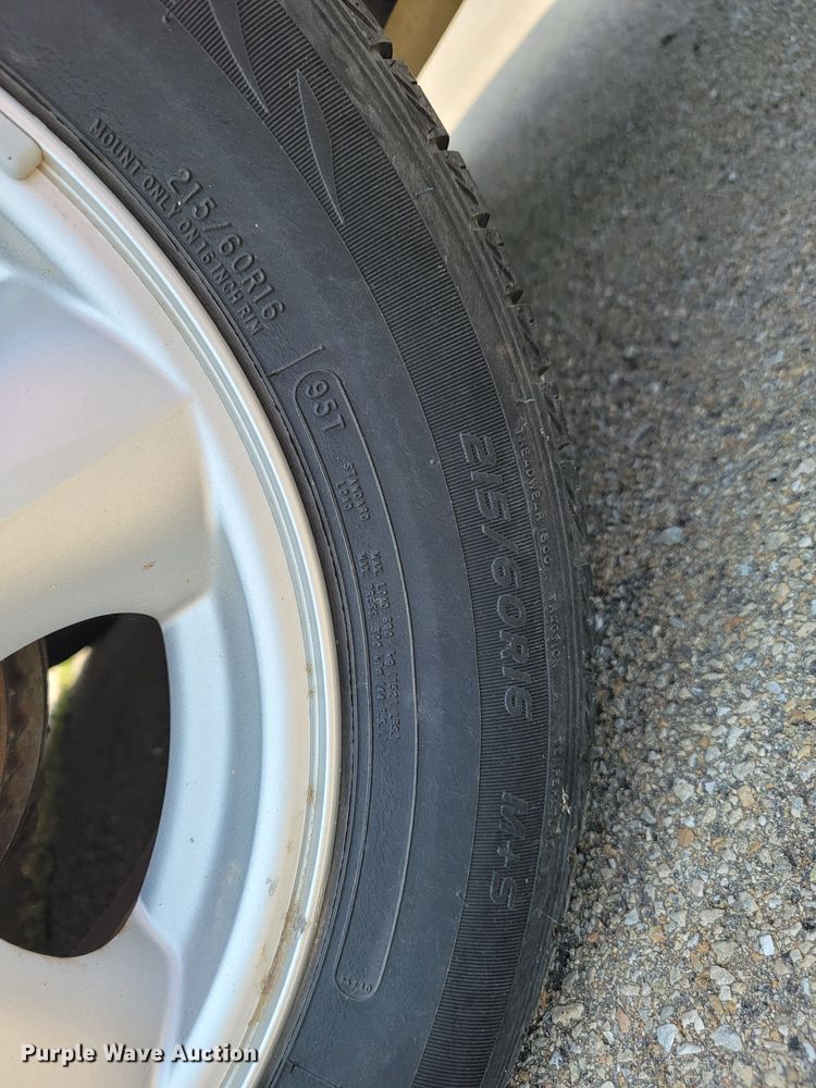 image for item JL9482 2002 Ford Taurus