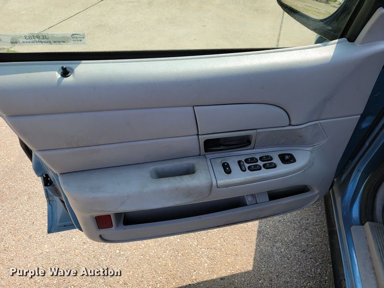 image for item JL9483 2004 Ford Crown Victoria Police Interceptor