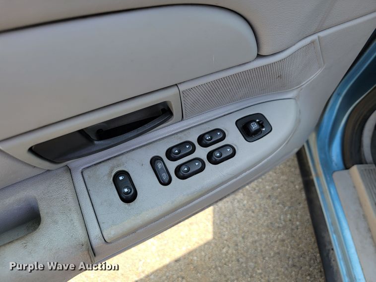 image for item JL9483 2004 Ford Crown Victoria Police Interceptor