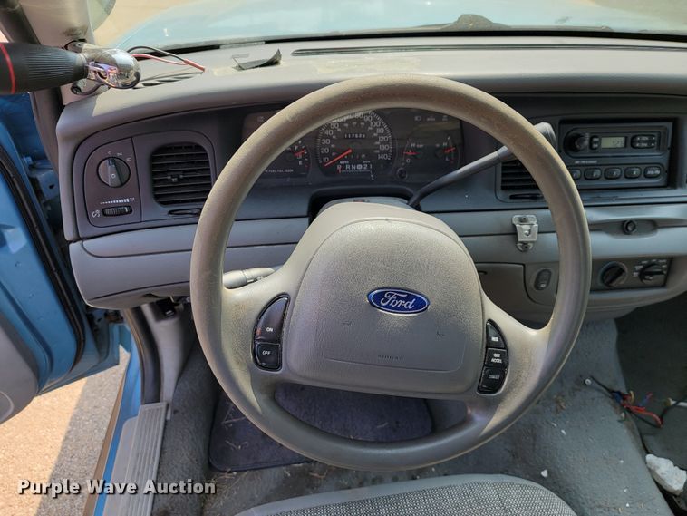 image for item JL9483 2004 Ford Crown Victoria Police Interceptor