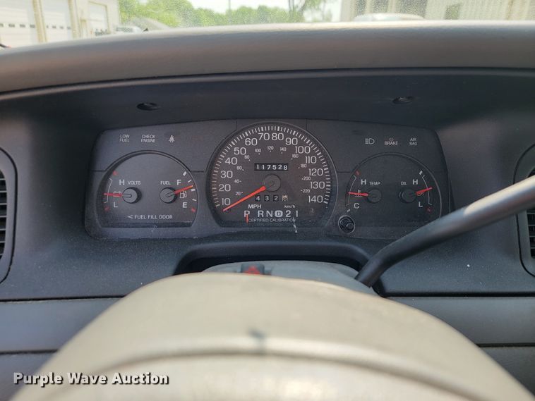 image for item JL9483 2004 Ford Crown Victoria Police Interceptor