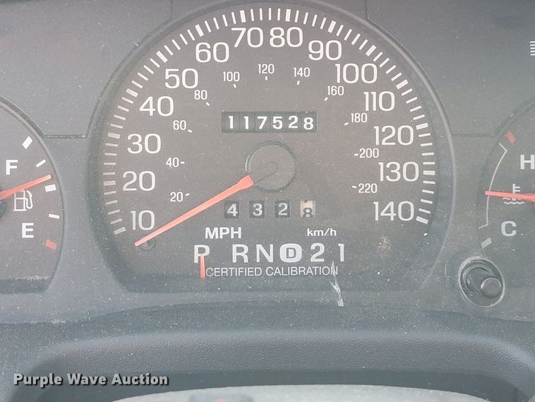 image for item JL9483 2004 Ford Crown Victoria Police Interceptor